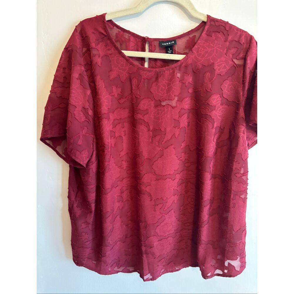 Torrid Abbey Chiffon Floral Top Size 1X Red Sheer Layering Keyhole Back - Picture 5 of 7